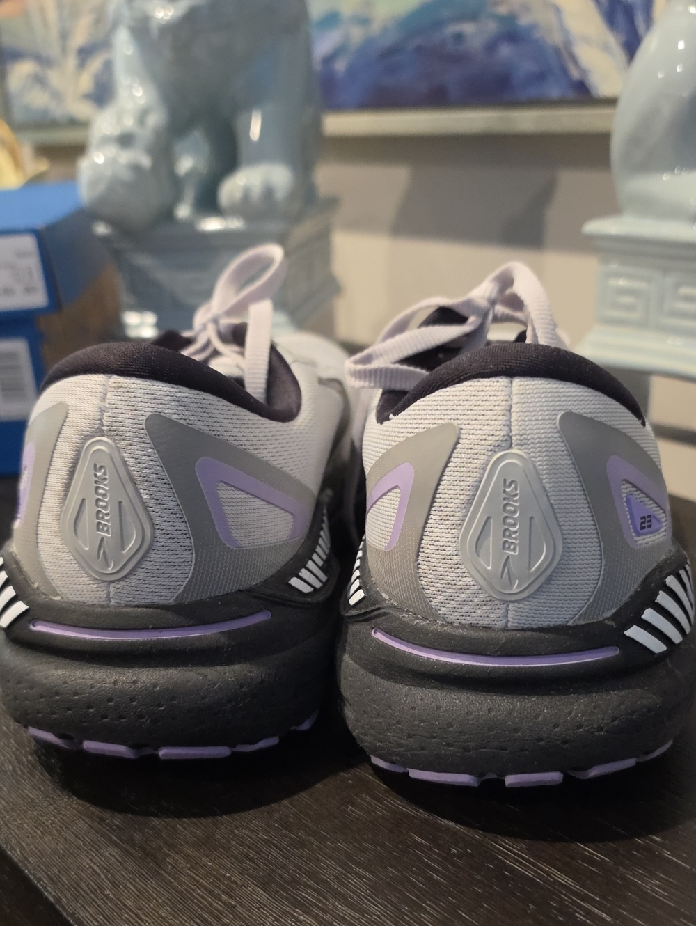 Brooks Women’s Adrenaline GTS 23 Sneakers Gray/Black/Purple Size 11 - Picture 4 of 9